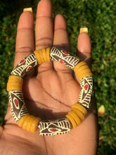 Load image into Gallery viewer, Brown and red beads